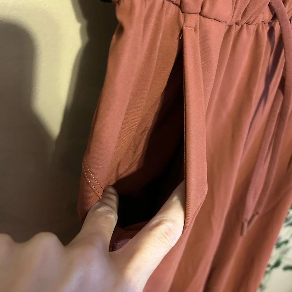 🛑 SOLD~Lululemon On the Fly Joggers - Picture 8 of 10